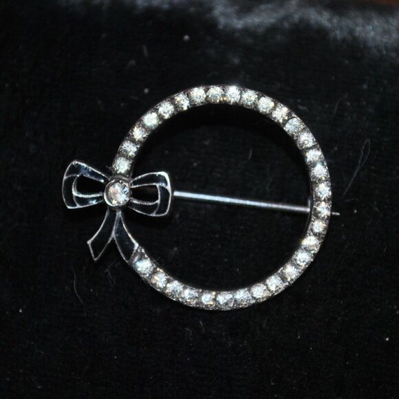 Antique A.L. Lindroth Paste Stone Circle Brooch with Enamel Bow A.L.L.